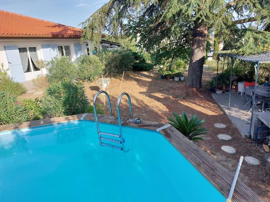 Villa De Charme Avec Piscine Saint-Jory Екстериор снимка