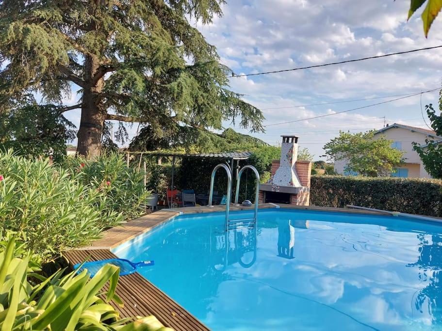 Villa De Charme Avec Piscine Saint-Jory Екстериор снимка
