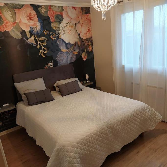Villa De Charme Avec Piscine Saint-Jory Екстериор снимка